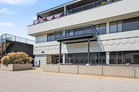 300 Washington Ave #4, Grand Haven, MI 49417