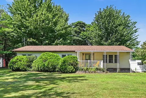 75620 16th Ave, South Haven, MI 49090