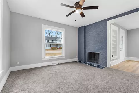 Living - 365 White Pigeon St, Constantine, MI 49042 photo 4 of 7