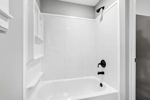 Bath - 365 White Pigeon St, Constantine, MI 49042 photo 2 of 3