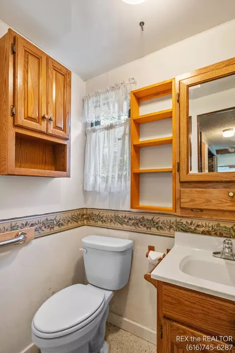 Bath - 167 W Brooks St, Newaygo, MI 49337 photo 3 of 3