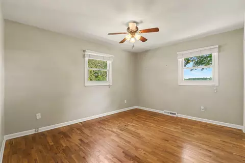 Bedroom - 124 River Park Dr, Marshall, MI 49068 photo 1 of 5