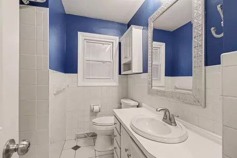 Bath - 124 River Park Dr, Marshall, MI 49068 photo 1 of 1