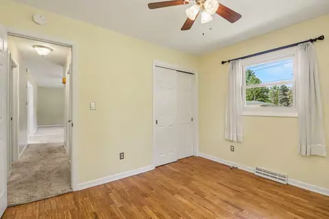 Bedroom - 124 River Park Dr, Marshall, MI 49068 photo 5 of 5
