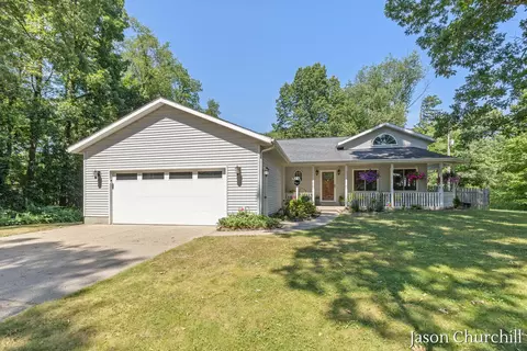 8731 Leonard St, Coopersville, MI 49404