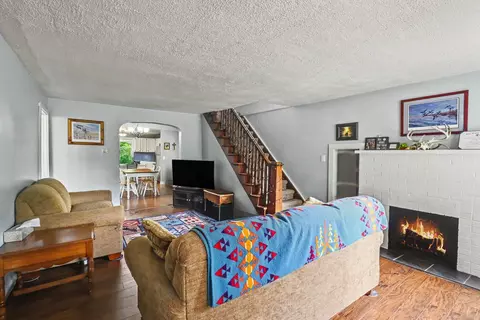 Living - 618 N Evans St, Tecumseh, MI 49286 photo 1 of 2