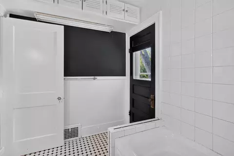 Bath - 110 N Durand St, Jackson, MI 49202 photo 3 of 5
