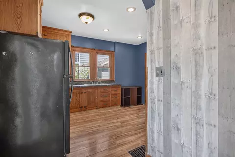 Entry Way - 110 N Durand St, Jackson, MI 49202 photo 4 of 12