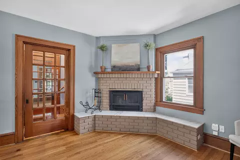Living - 110 N Durand St, Jackson, MI 49202 photo 1 of 5