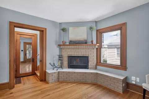 Living - 110 N Durand St, Jackson, MI 49202 photo 2 of 5