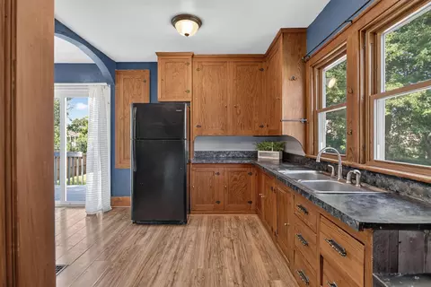 Kitchen - 110 N Durand St, Jackson, MI 49202 photo 2 of 4