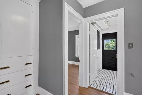 Entry Way - 110 N Durand St, Jackson, MI 49202 photo 11 of 12