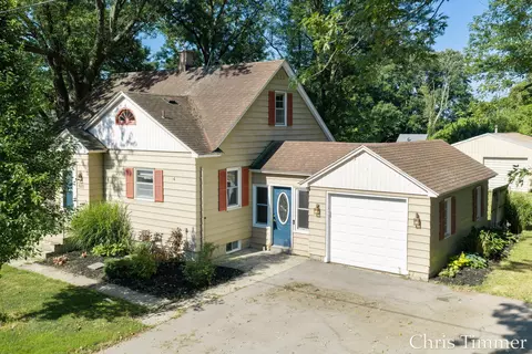 605 64th Ave, Zeeland, MI 49464