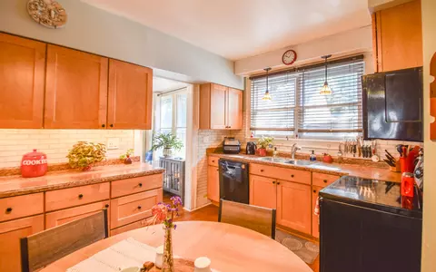 Kitchen - 9 Cornwell Ct, Coldwater, MI 49036 photo 4 of 4