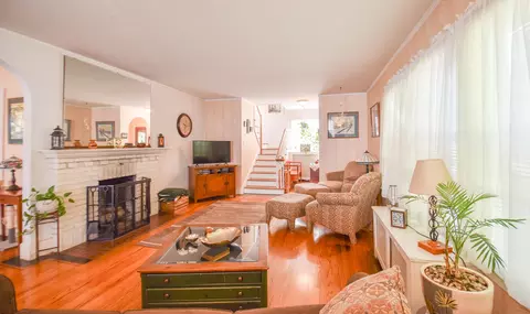 Living - 9 Cornwell Ct, Coldwater, MI 49036 photo 3 of 4
