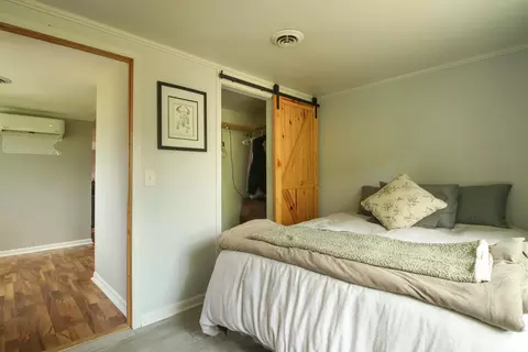 Bedroom - 18528 Pardee Rd, Galien, MI 49113 photo 2 of 2