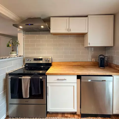 Kitchen - 18528 Pardee Rd, Galien, MI 49113 photo 1 of 3