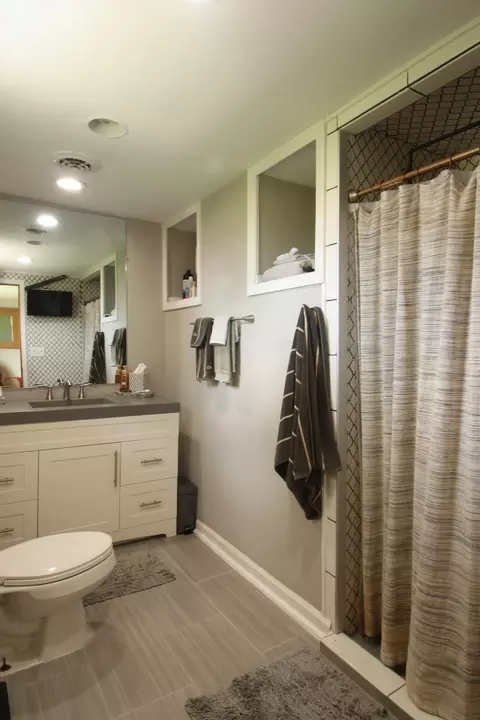 Bath - 18528 Pardee Rd, Galien, MI 49113 photo 1 of 1