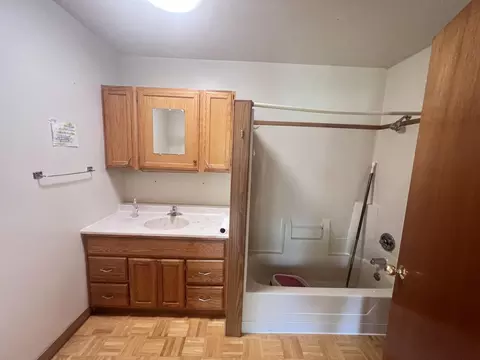 Bath - 3810 W 72nd St, Newaygo, MI 49337 photo 4 of 5