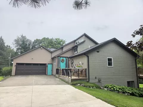10335 Lincoln Lake Rd NE, Greenville, MI 48838