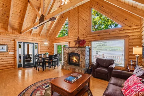 Living - 5481 N Red Maple St, Irons, MI 49644 photo 4 of 6