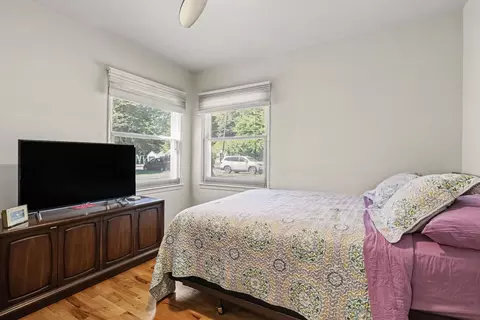 Bedroom - 216 Hampton Rd, Benton Harbor, MI 49022 photo 4 of 4