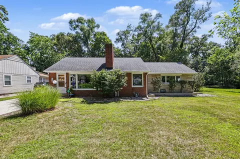 Exterior - 216 Hampton Rd, Benton Harbor, MI 49022 photo 1 of 5