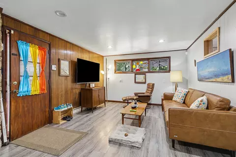 Living - 216 Hampton Rd, Benton Harbor, MI 49022 photo 3 of 3