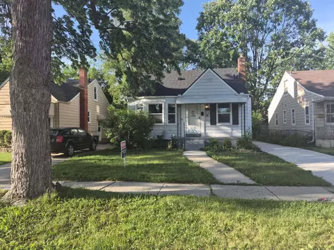 19977 Elkhart St, Harper Woods, MI 48225