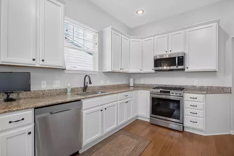 Kitchen - 803 E Barrington Cir, Jackson, MI 49203 photo 1 of 4