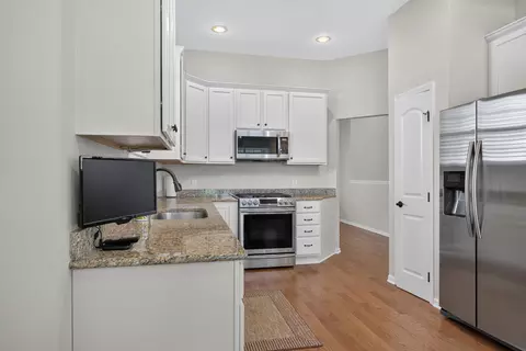 Kitchen - 803 E Barrington Cir, Jackson, MI 49203 photo 2 of 4