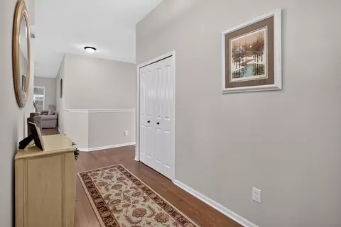 Entry Way - 803 E Barrington Cir, Jackson, MI 49203 photo 2 of 7