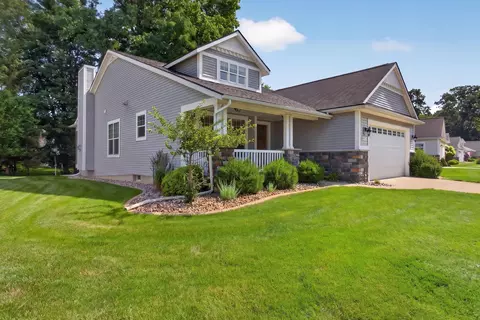 Exterior - 803 E Barrington Cir, Jackson, MI 49203 photo 8 of 10