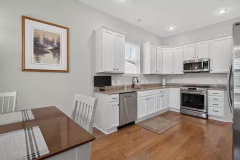 Kitchen - 803 E Barrington Cir, Jackson, MI 49203 photo 4 of 4