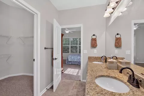 Entry Way - 803 E Barrington Cir, Jackson, MI 49203 photo 5 of 7