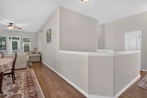 Entry Way - 803 E Barrington Cir, Jackson, MI 49203 photo 3 of 7