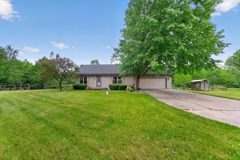 Exterior - 15510 Davis Dr, Addison, MI 49220 photo 1 of 14