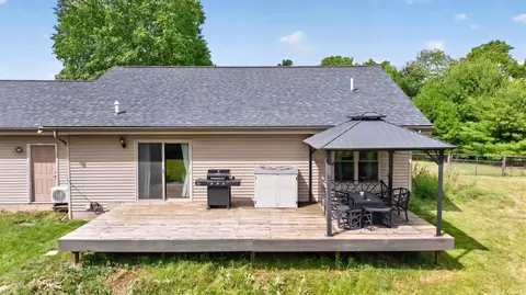 Exterior - 15510 Davis Dr, Addison, MI 49220 photo 6 of 14