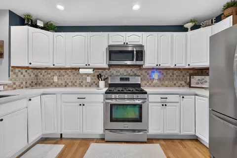 Kitchen - 15510 Davis Dr, Addison, MI 49220 photo 5 of 7