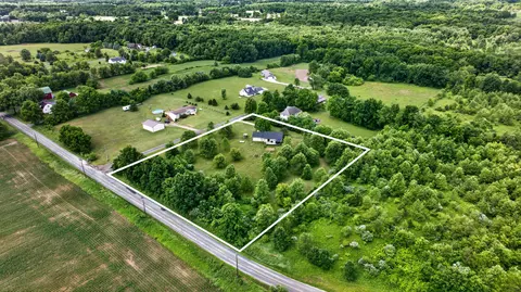 View/Area - 15510 Davis Dr, Addison, MI 49220 photo 4 of 12