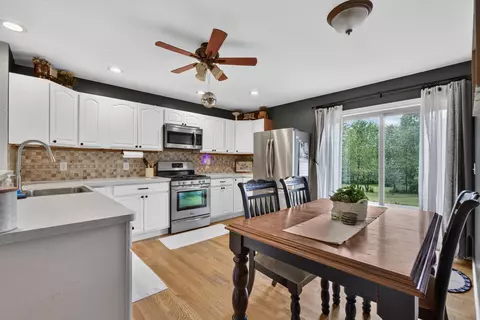 Kitchen - 15510 Davis Dr, Addison, MI 49220 photo 2 of 7