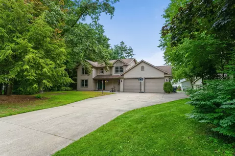 15250 Hofma Dr, Grand Haven, MI 49417