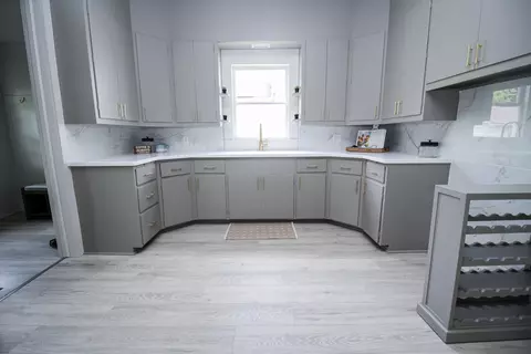 719 S Main St, Three Rivers, MI 49093 photo 3