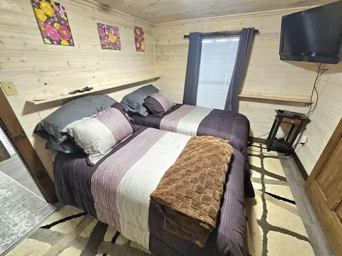 Bedroom - 67003 Oxbow Dr, Constantine, MI 49042 photo 1 of 2