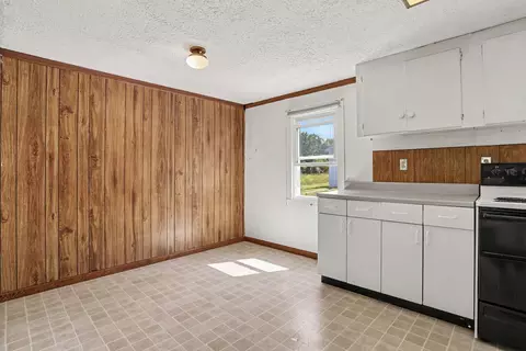 15 4th St, Plainwell, MI 49080 photo 7
