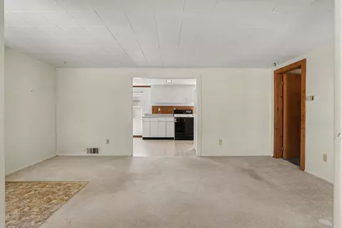 15 4th St, Plainwell, MI 49080 photo 8