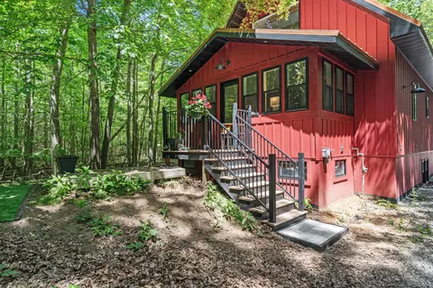 6907 126th Ave, Fennville, MI 49408
