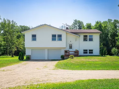 35159 40th Ave, Paw Paw, MI 49079