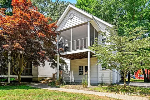 Exterior - 6925 2nd St, Douglas, MI 49406 photo 2 of 11