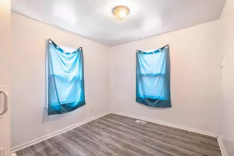 Bedroom - 933 E Foss Ave, Flint, MI 48505 photo 3 of 3